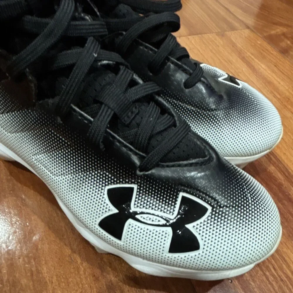 Under Armour Highlight High-Top Football Cleats Black/White size 2.5Y